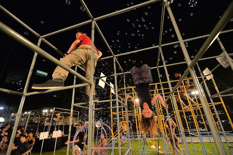 This year's Singapore Night Festival features the House of Curiosities, a show about adventure, man-made machines and the capacity of the human mind and spirit to discover and invent. It is held at the open space (right) in front of The Cathay.