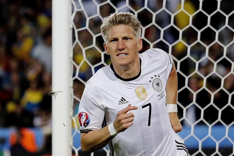 The high wages of Bastian Schweinsteiger are preventing the out-of- favour German midfielder from moving on from Manchester United to other clubs.