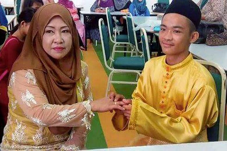 This picture of bride Dayang Sopiah Gusti and groom Mohd Sufie Alin during their solemnisation ceremony garnered mixed reactions from netizens. But the groom's father, Mr Matalin Utam, said age was no barrier.