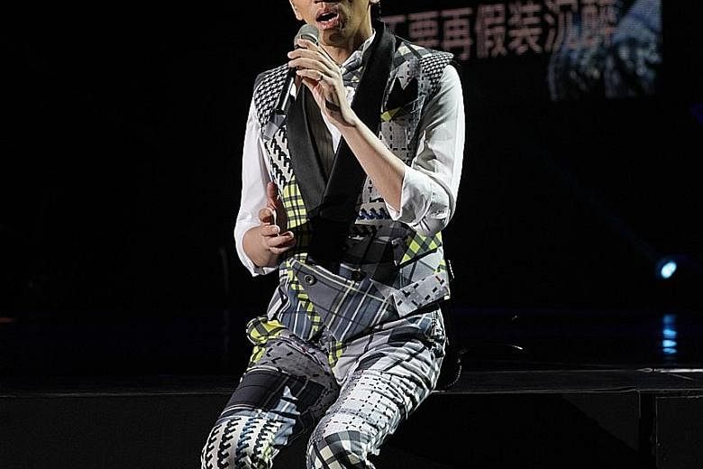 Terry Lin's wide range included singing in Cantonese and Minnan.