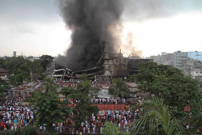 A huge fire was triggered by a boiler explosion at a Bangladeshi packaging factory, Tampaco Foils, yesterday. Around 100 people were working when flames tore through the four-storey building in the industrial town of Tongi, just north of the capital 