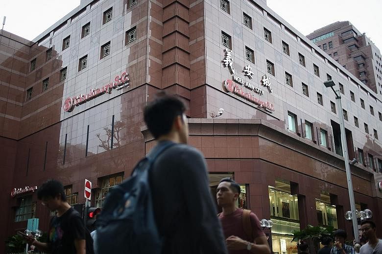 Takashimaya was sued by Ngee Ann Development last year after both sides were unable to agree on the meaning of "prevailing market rental value" in the lease agreement.