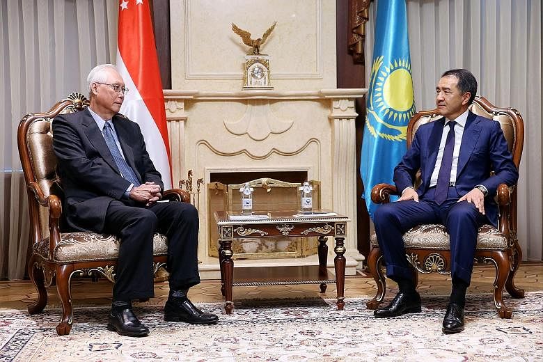 ESM Goh Chok Tong with Kazakhstan Prime Minister Bakytzhan Sagintayev on Monday.