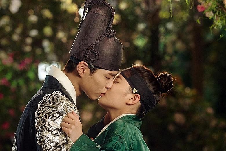 A scene had Kim binding her breasts. Seventeen- year-old actress Kim Yoo Jung had steamy scenes with her co-actor Park Bo Gum in South Korean drama Love In The Moonlight.
