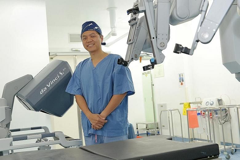 The "da Vinci Surgical System" is more precise at microscopic procedures than human hands.