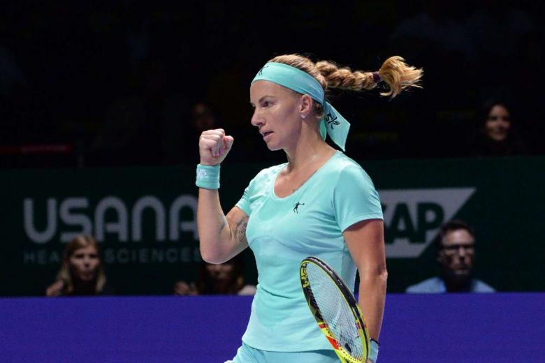 Tennis chops locks at courtside The Straits Times