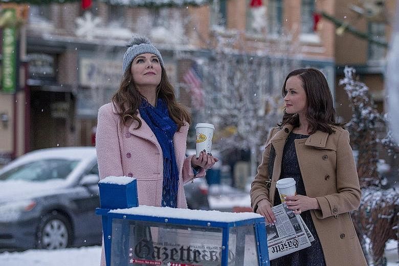Lauren Graham (left) and Alexis Bledel in Gilmore Girls: A Year In The Life.