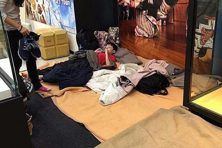 Close to 200 Singapore Airlines (SIA) passengers finally landed in Singapore yesterday morning after being stuck in a Hokkaido airport for 57 hours. Flights were cancelled due to heavy snow. During that time, some passengers had to sleep on the floor
