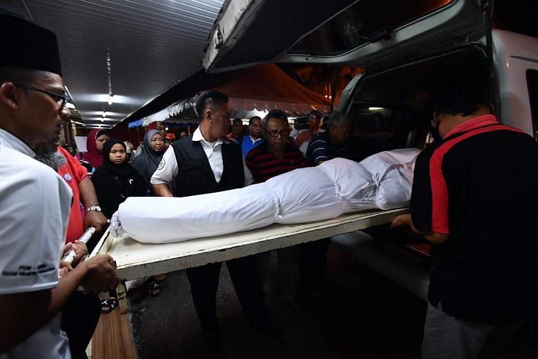 Tragedy Of Muar Bus Crash Unfolds Before Family And Loved Ones | The ...