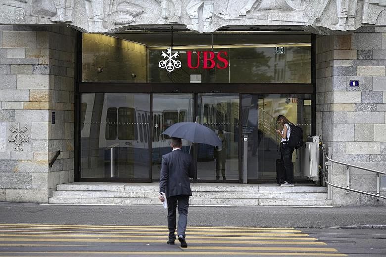 UBS said family offices in Asia, whose goal is to grow the wealth of rich families, switched out of hedge funds after they trailed stock markets in the wake of the 2008 financial crisis.