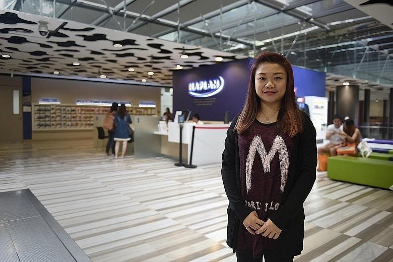 Poor health and family problems did not dampen Ms Wong's positive attitude. After her father's firm went bust in 2009, she took on several jobs, including as a getai singer (above, right), to support her family. Last month, she received the Kaplan Br