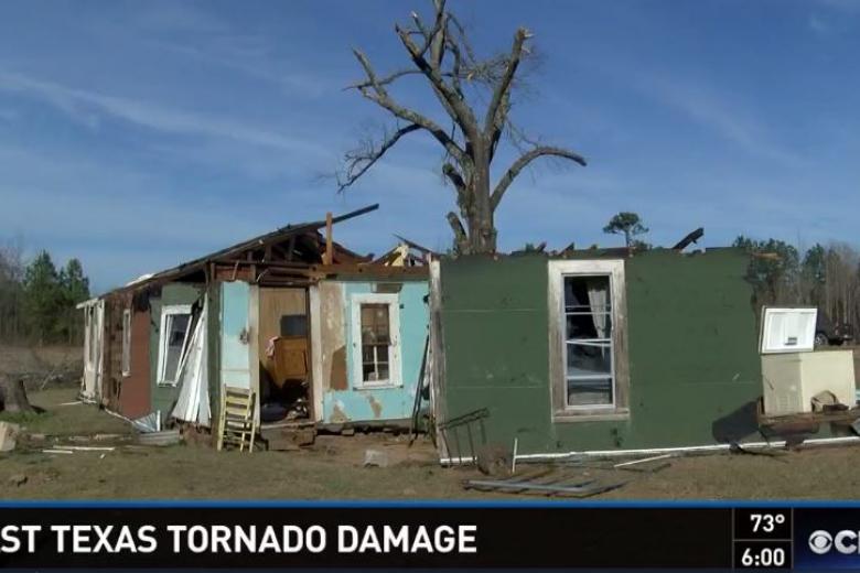 US woman and son flew in bathtub and survived tornado The Straits Times