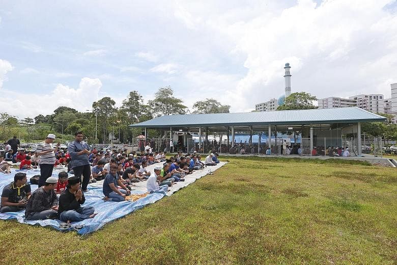 Even as the Al-Istighfar Mosque in Pasir Ris opened a temporary prayer facility yesterday to cater to the large number of Muslim worshippers for its Friday prayers, the bigger than expected turnout resulted in the mosque laying out extra sheets besid
