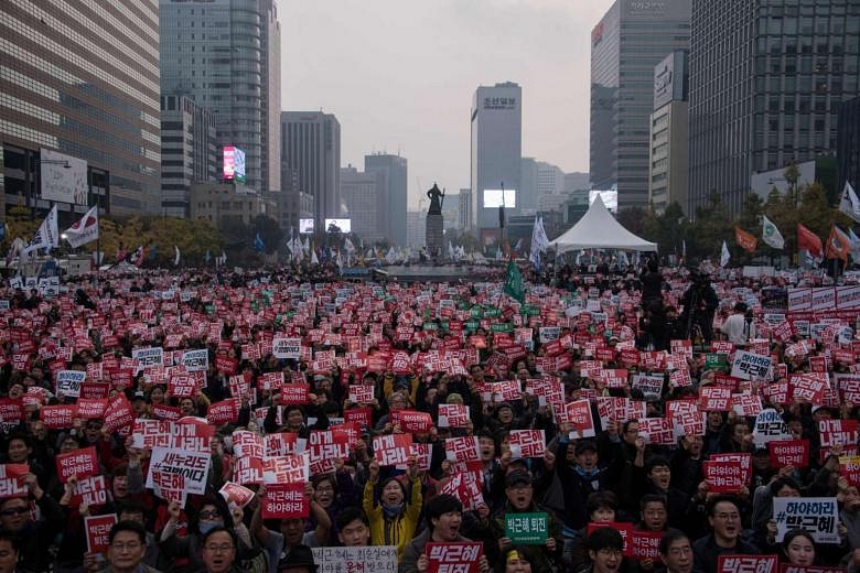 Protests In Seoul By Supporters And Opponents Of Impeached President ...