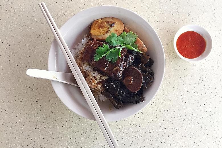 Lor bak with rice, black fungus and a stewed egg.