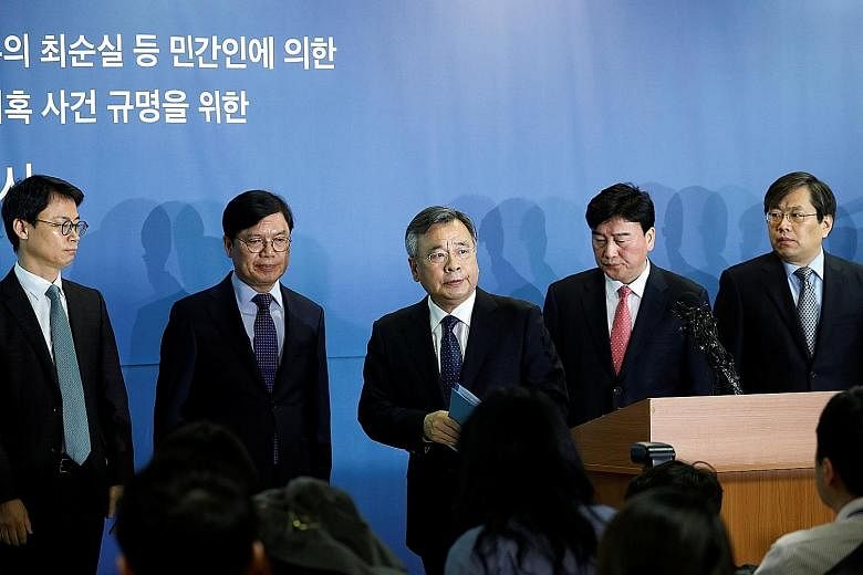 The special prosecutor, Mr Park, found that the President colluded with a friend to receive bribes from Samsung's chief.