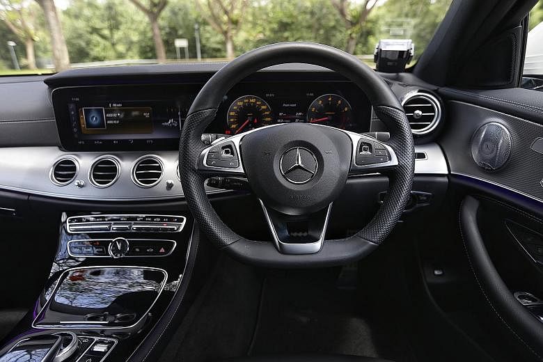 In cruise control, the E300 keeps a steady speed and a constant distance from the vehicle in front.