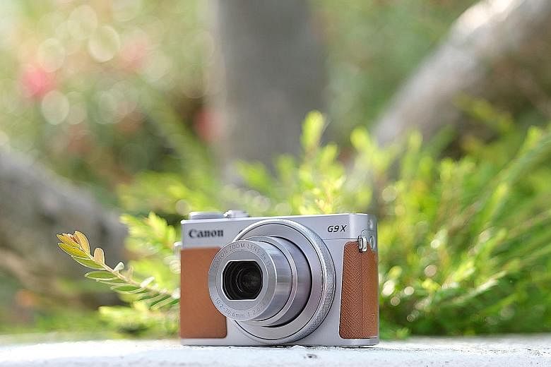 The Canon PowerShot G9X Mark II shares a lot of similar features as its predecessor but sports the new Digic 7 engine.