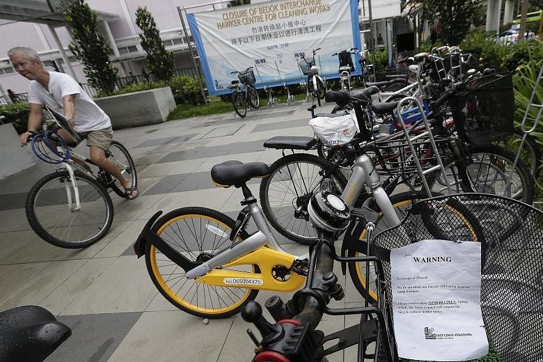East Coast-Fengshan Town Council placed removal notices on bike-share bicycles calling for the immediate removal of the rental two-wheelers and threatening confiscation.