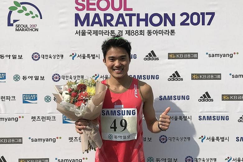 National marathoner Mok Ying Ren clocked 2hr 26min 7sec at the Seoul International Marathon yesterday to meet the qualifying mark for the Kuala Lumpur SEA Games in August. His timing was a personal best.
