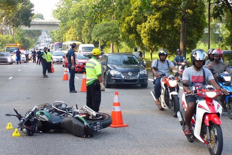 27-year-old Motorcyclist Dies In Accident Along BKE | The Straits Times