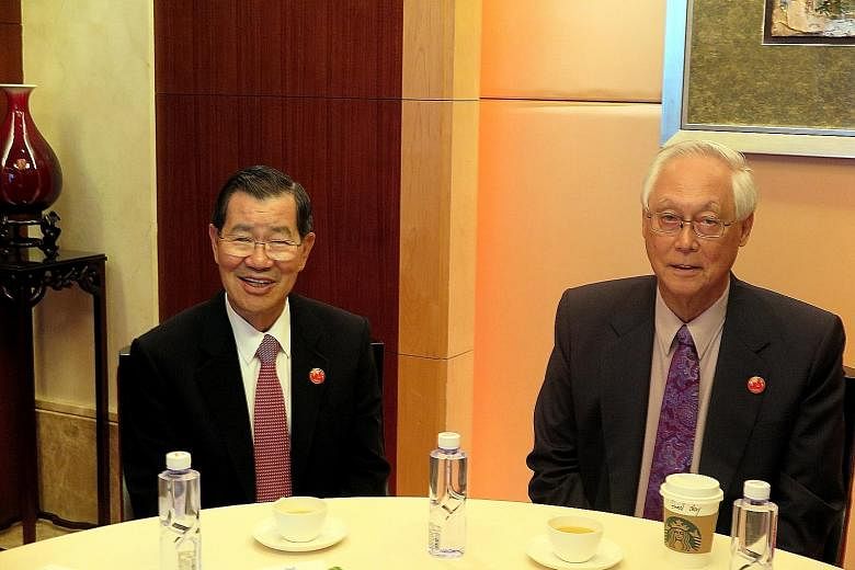Singapore's Emeritus Senior Minister Goh Chok Tong catching up with his old friend, Mr Vincent Siew, honorary chairman of the Cross-Straits Common Market Foundation, on the sidelines of the Boao Forum for Asia Annual Conference last Saturday. Mr Siew