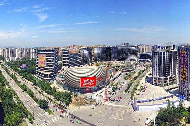 Western Plaza in Chengdu, China, comprises four office towers with retail space, making up a total floor area of about 75,000 sq m, as well as an 18-storey hotel with more than 300 rooms.