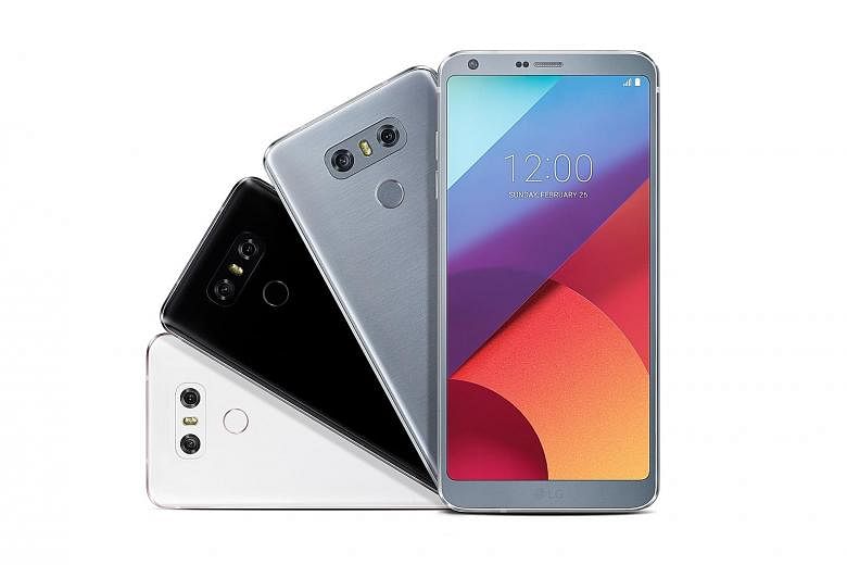 LG continues its dual-camera trend on the G6, slapping two 13-megapixel cameras on the new smartphone's rear. One lens is used for a standard viewing angle and the other is for a 125-degree wide-angle view