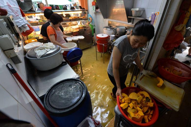 4 stalls at Toa Payoh hawker centre flooded with waste water The