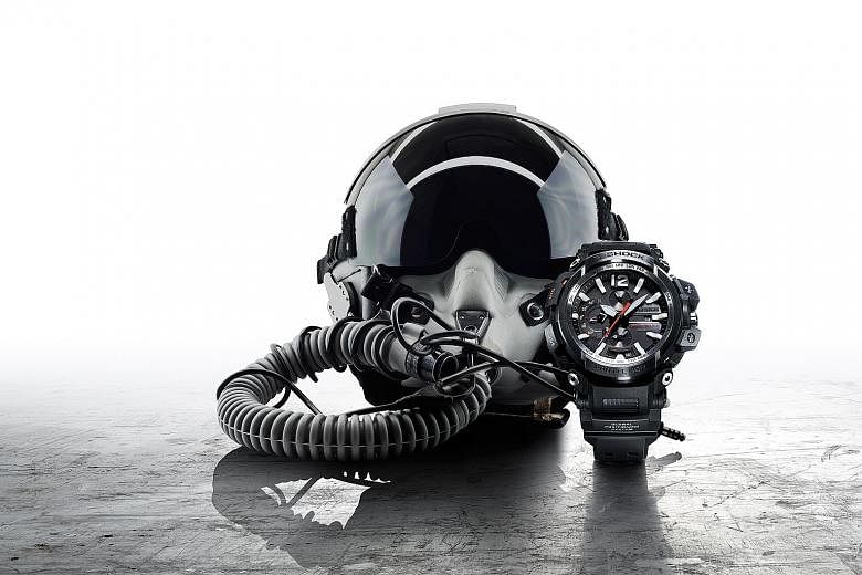 Besides using radio waves and GPS signals, the Casio G-Shock Gravitymaster GPW-2000 also connects to time servers when it is paired with a smartphone via Bluetooth.
