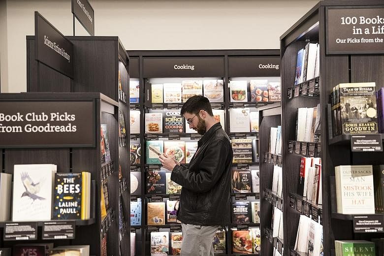 Amazon will open its new bookstore at the Time Warner Center in Manhattan today.