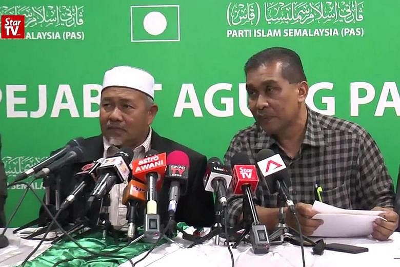 PAS deputy president Tuan Ibrahim Tuan Man (left) and secretary-general Takiyuddin Hassan at a press conference last week, where the former said the appointment of state exco members was done at the Sultan's pleasure.