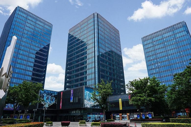 CapitaLand is acquiring Guozheng Centre for 2.64 billion yuan (S$537 million). Based on a total gross floor area of 80,701 sq m, this translates to an investment of 32,713 yuan per sq m.