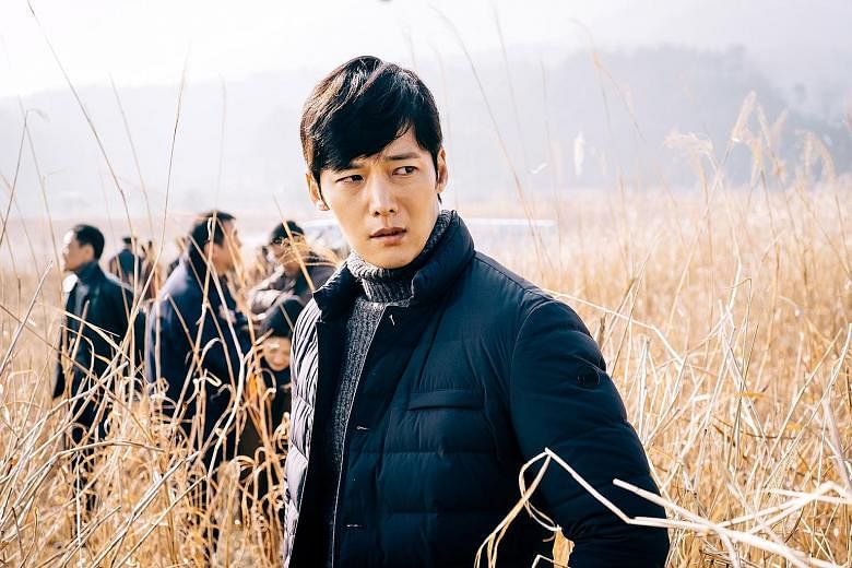 Choi Jin Hyuk in Tunnel (above) and Chen Hanwei in The Lead (left).