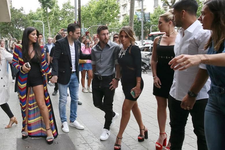 Lionel Messi's Wife Antonela Roccuzzo Pops in Sneakers at World