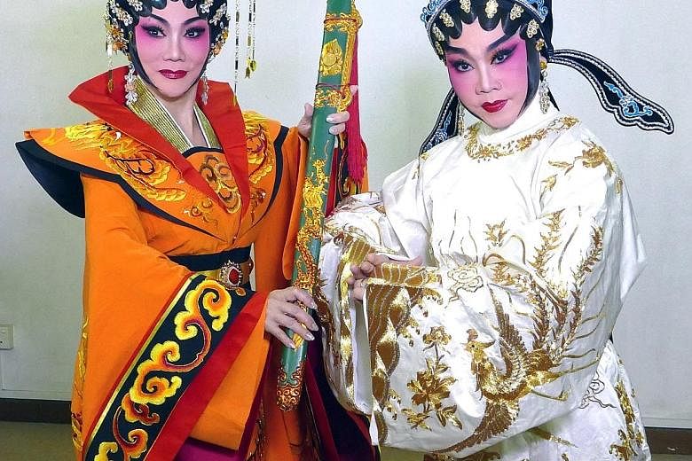Tina Wong (far left) plays Empress Wu Ze Tian, while See Too Hoi Siang plays the titular role in The Lady Magistrate Xie Yao Huan.