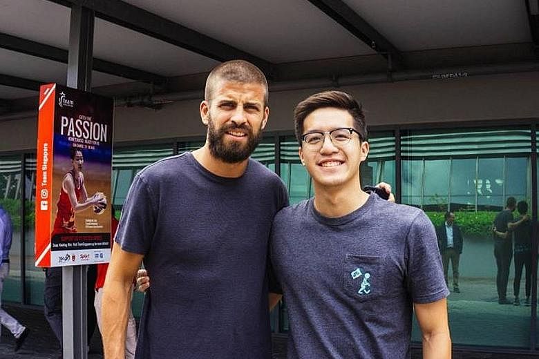 National swimmer Danny Yeo managed to get a coveted picture with Barcelona star Gerard Pique at the Singapore Sports Hub.