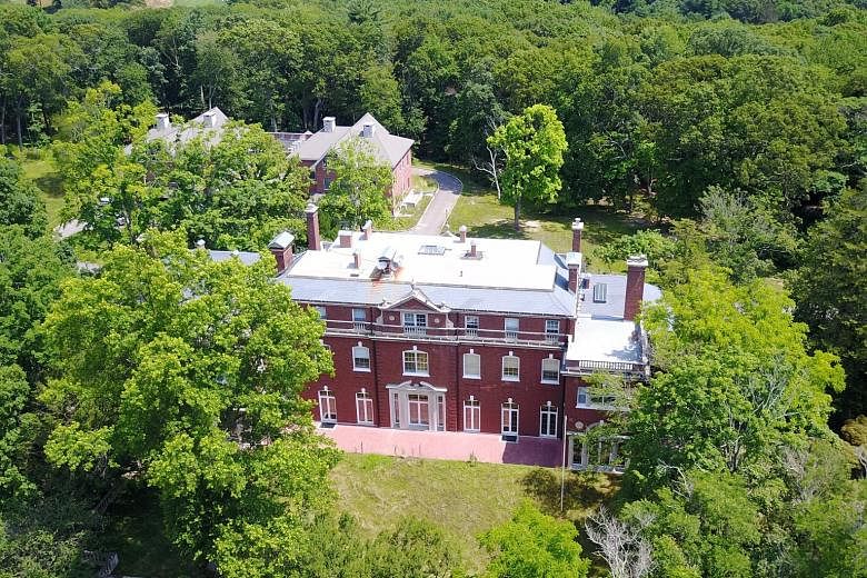 A Russian diplomatic compound, seized by the US in connection with suspected Russian hacking activities, sits abandoned in New York.
