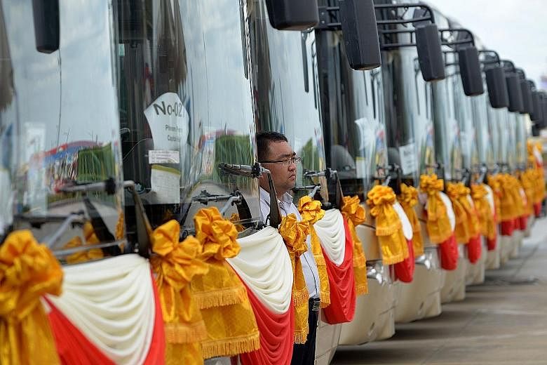 A ceremony in Phnom Penh on Thursday saw China handing over 98 buses it donated to Cambodia. "The buses will not only help improve public transport and reduce the traffic congestion and pollution in Phnom Penh, but will also strengthen the solidarity