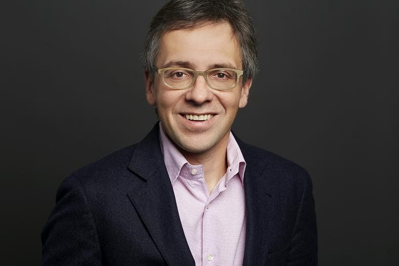 Analyst Ian Bremmer took to Twitter to question Mr Trump about his meeting with Mr Putin.