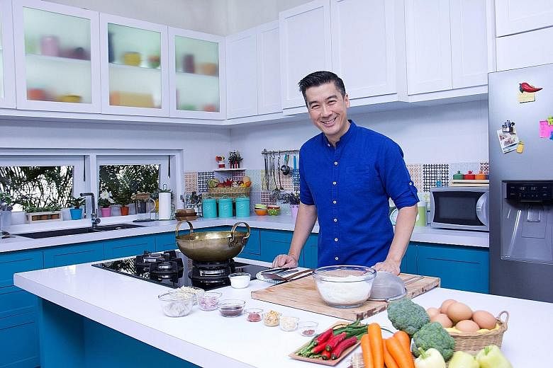 On cooking show At Home With Phol, Thai celebrity chef Phol Tantasathien shares fuss-free recipes for traditional and modern-fusion Thai dishes.