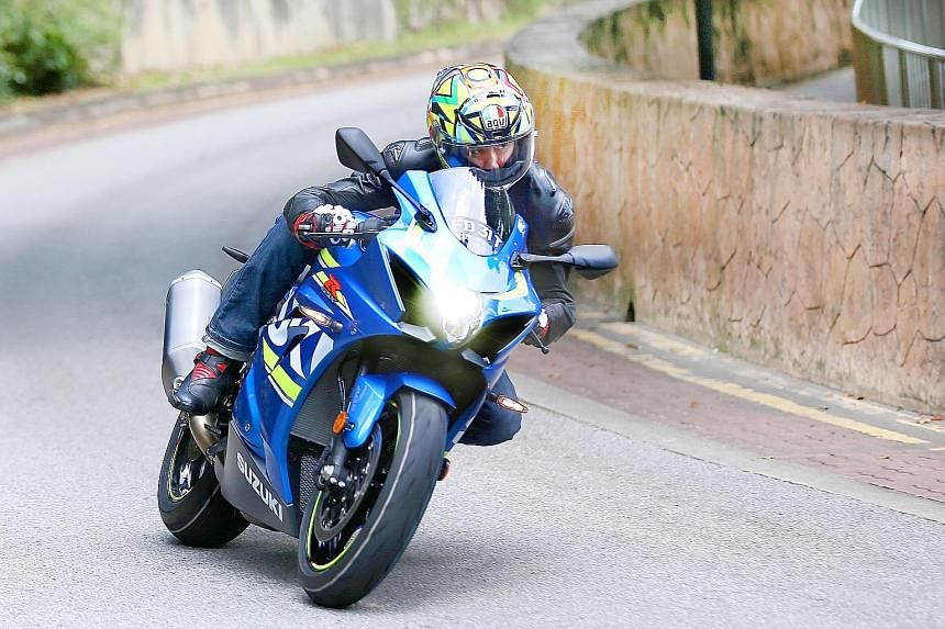 The Suzuki GSX-R1000 ABS takes to bends like an eagle swooping down on its prey.