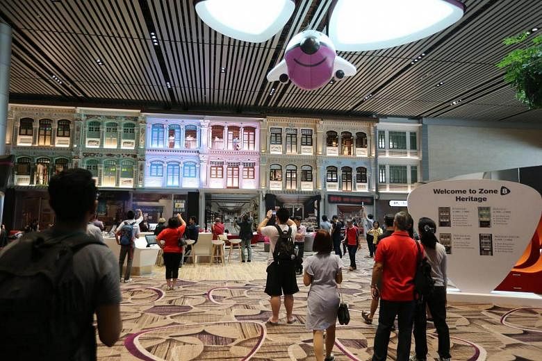 Changi Airport Terminal 4 (Open House), Passengers to the A…