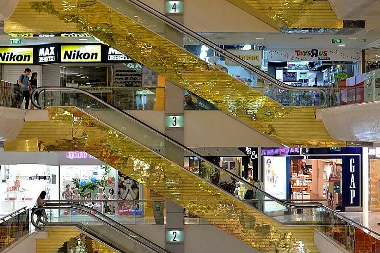 As part of Frasers Centrepoint's Singapore business, Frasers Centrepoint Malls manages malls such as The Centrepoint. FCL is on track to lease out almost 90 per cent of its retail space in Northpoint City by the time it opens. 5241/96426116