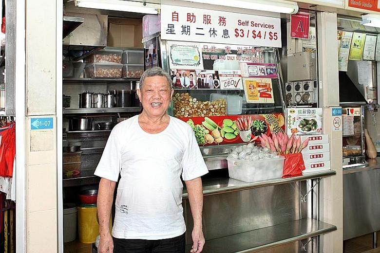 Mr Lim Ngak Chew at his Balestier Road Hoover Rojak stall at the then Whampoa Drive Food Centre in 2013.
