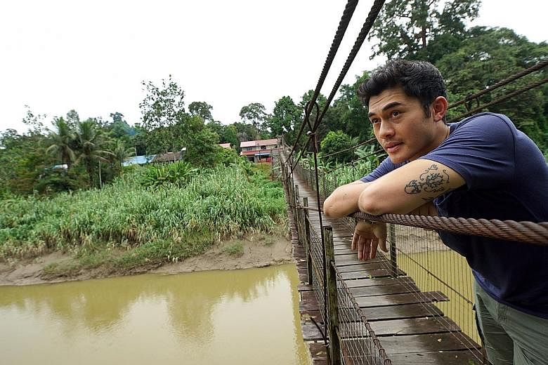 In Surviving Borneo, Henry Golding travels to the jungles of Sarawak to undergo a coming-of-age rite of passage for young Iban men.