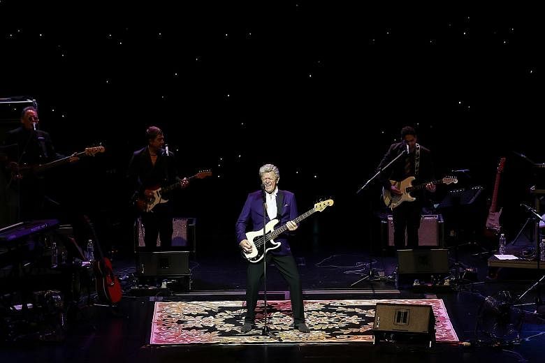 Peter Cetera performed more than 20 songs on a simple stage with a starry backdrop.