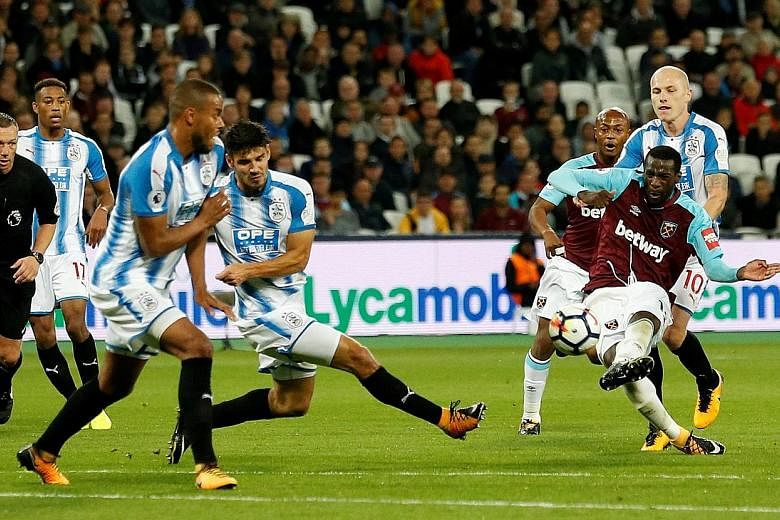 West Ham midfielder Pedro Obiang scoring the opener via a wicked deflection. This was their first home game after three away losses in a row.