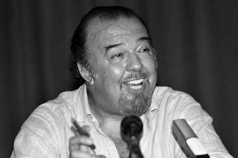 British national theatre director Peter Hall in a 1988 photo.