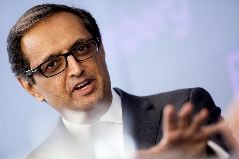 Former Citigroup CEO Vikram Pandit, who is now CEO of Orogen Group, foresees the emergence of "specialist providers" in the banking sector.